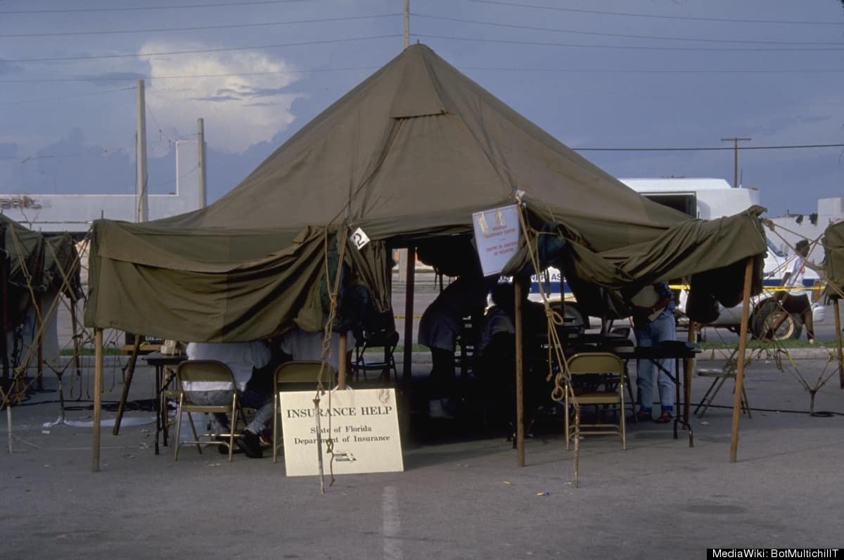31 Images of the Hurricane Andrew Destruction