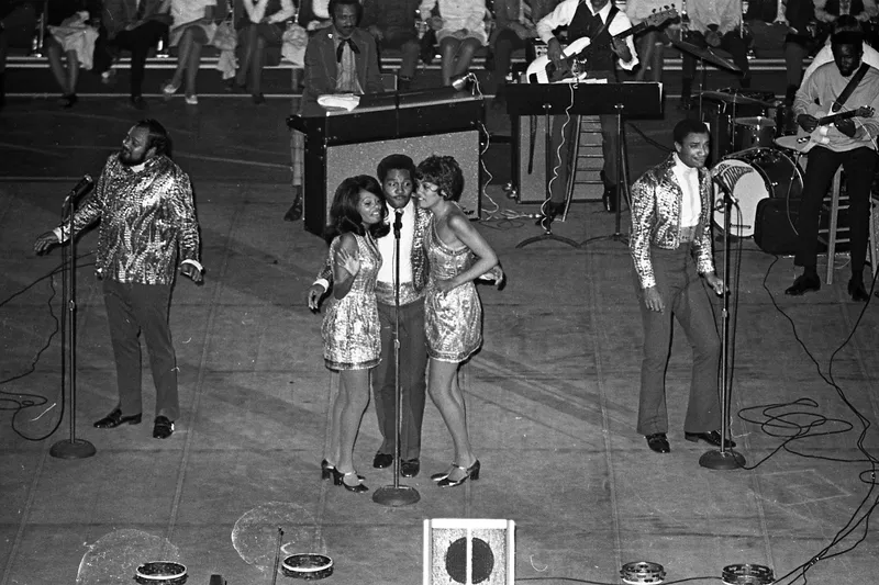 The 5th Dimension performing live in 1970, the group Marilyn McCoo and Billy Davis Jr. belonged to before going solo and first recording Saving All My Love for You