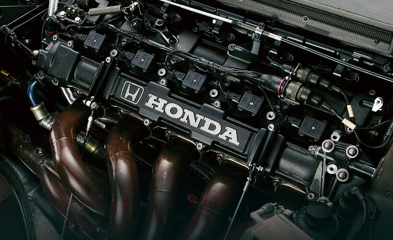 Throttle mechanism detail inside Senna's 1990 McLaren Honda MP4/5B
