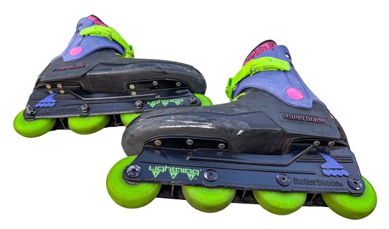 Underside view of 1988 Rollerblade Lightning TRS showing wheel frame and ball bearings